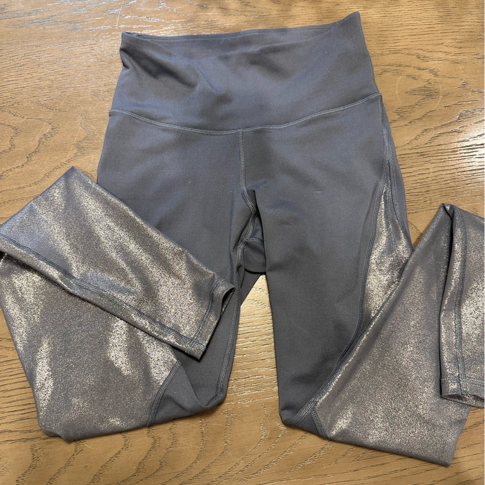 2 pairs of Old Navy Active Women’s Leggings